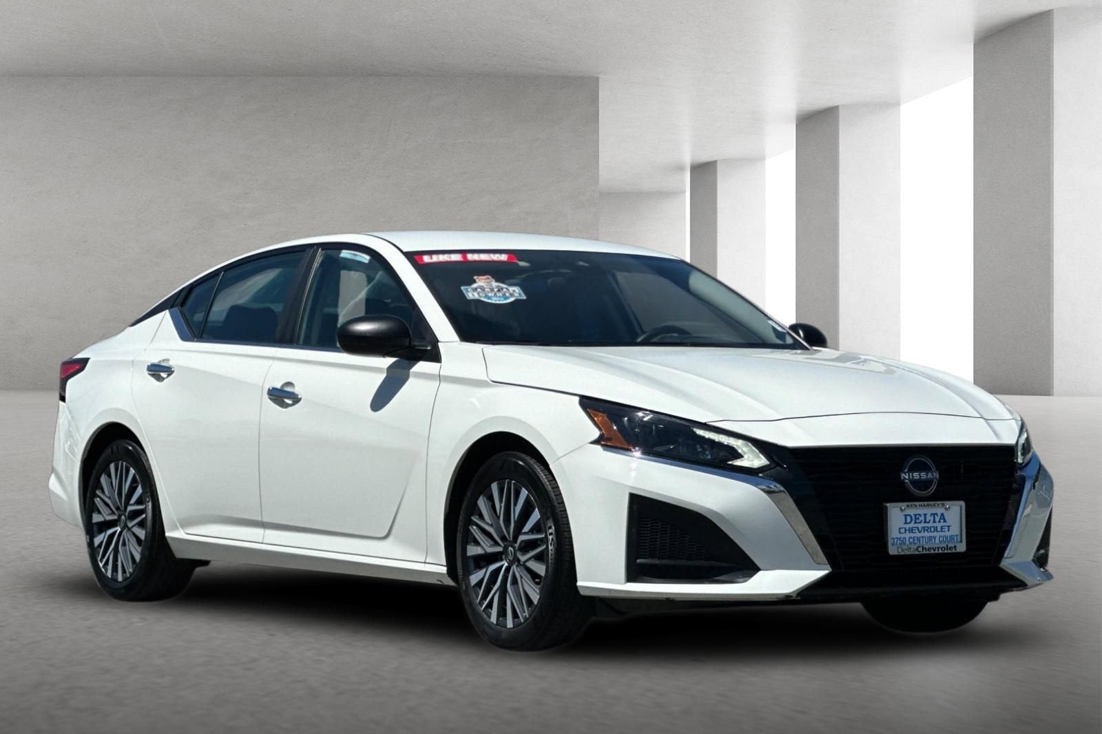 2025 Nissan Altima SV in Other — front three-quarter view