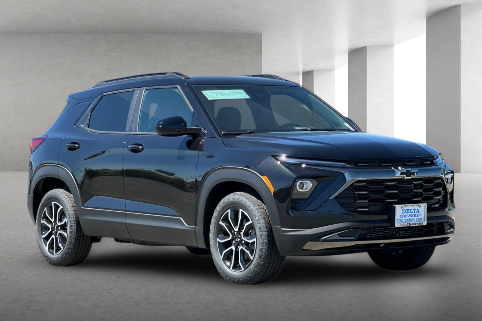 2026 Chevrolet Trailblazer ACTIV in Mosaic Black Metallic — front three-quarter view